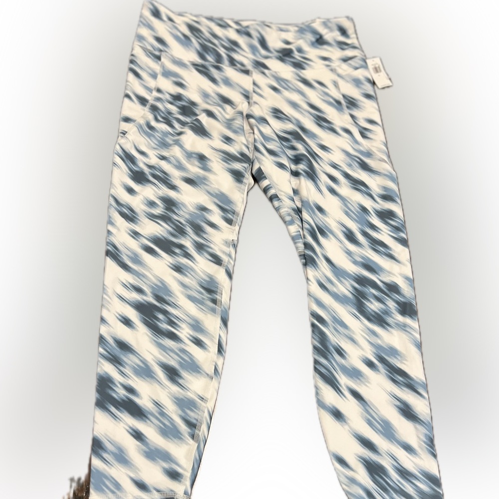 Women’s athletic leggings